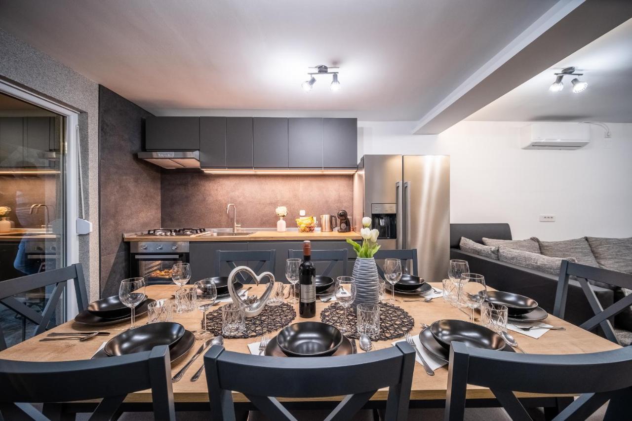 Villa Nesa - Beautiful Guest House At Continental Croatia With Outdoor Swimming Pool, Sauna And 3 Bedrooms Plaški Exterior foto